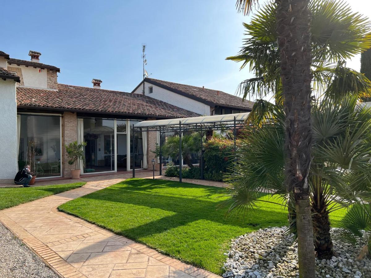 B&B Corte Delle Rose Castiglione Delle Stiviere Bagian luar foto
