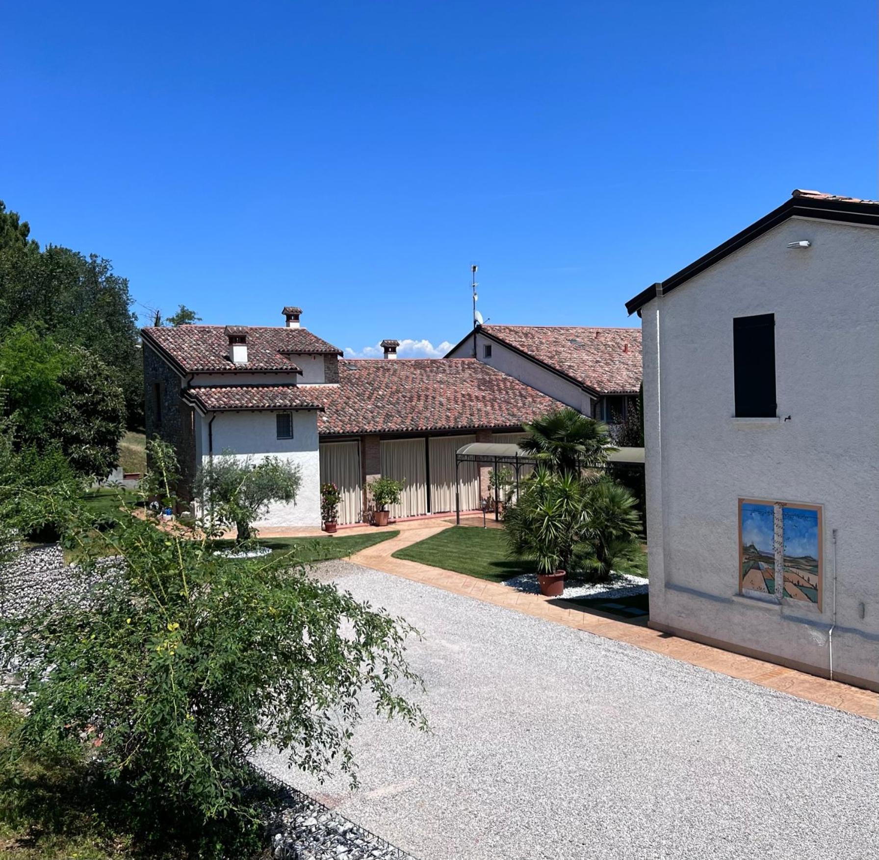 B&B Corte Delle Rose Castiglione Delle Stiviere Bagian luar foto